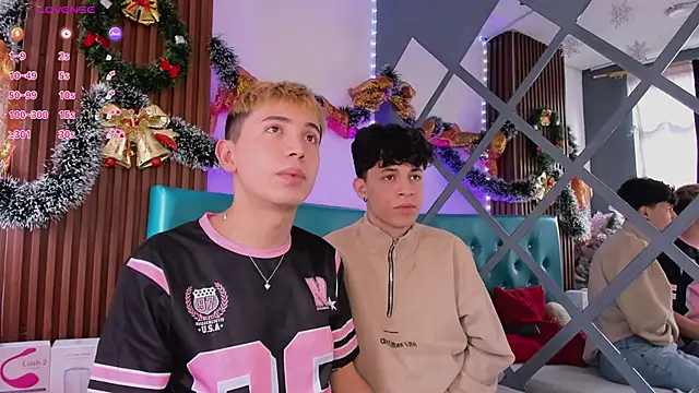 Snapshot of Boys_2_play chatting on December 17, 1:28 pm Boys 2 play online show from December 17, 1:28 pm