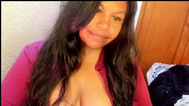 ebonycamelia online show from April 13, 5:40 pm