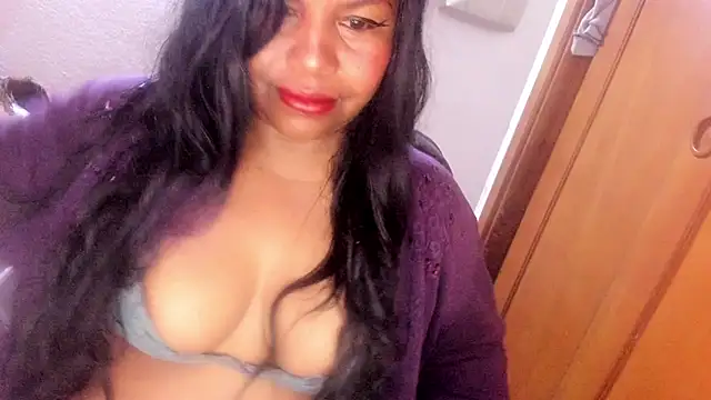 Snapshot of ebonycamelia chatting on May 23, 10:52 am ebonycamelia online show from May 23, 10:52 am