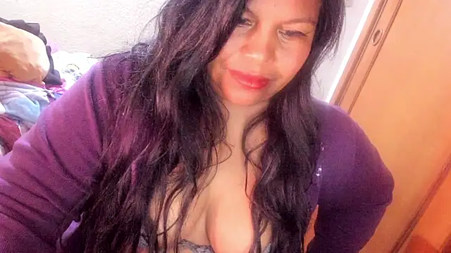 Snapshot of ebonycamelia chatting on June 3, 9:53 pm ebonycamelia online show from June 3, 9:53 pm