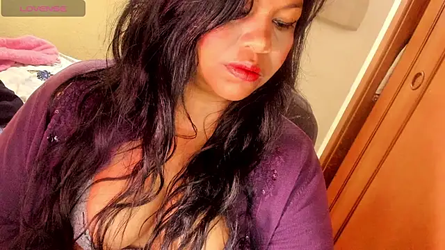 Snapshot of ebonycamelia chatting on July 12, 12:07 pm ebonycamelia online show from July 12, 12:07 pm