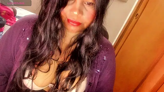 Snapshot of ebonycamelia chatting on July 25, 9:51 am ebonycamelia online show from July 25, 9:51 am