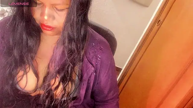 Snapshot of ebonycamelia chatting on July 26, 10:55 am ebonycamelia online show from July 26, 10:55 am