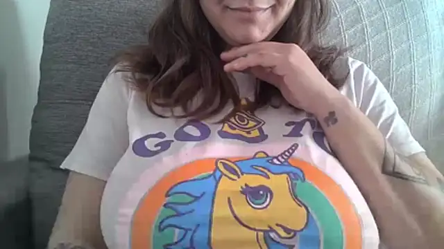 xxxluana online show from April 28, 5:07 pm