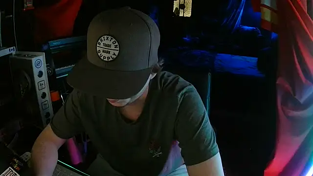 Bowerboi online show from November 28, 1:08 am