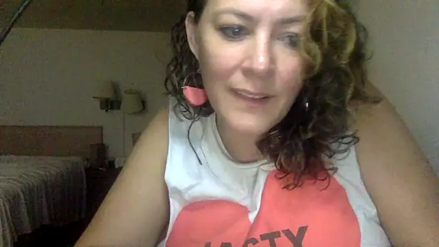 Snapshot of whitecream88 chatting on November 30, 3:27 pm whitecream88 online show from November 30, 3:27 pm