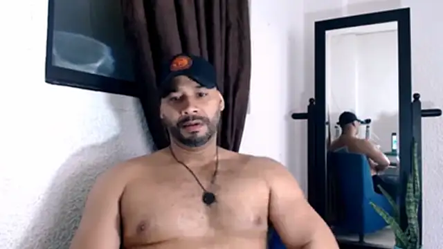 musclehetero online show from June 14, 4:53 pm