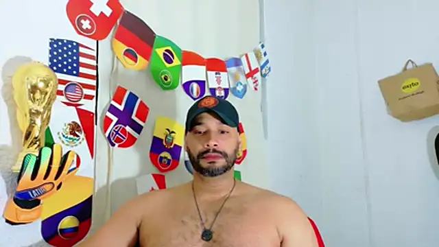 musclehetero online show from June 26, 6:23 pm