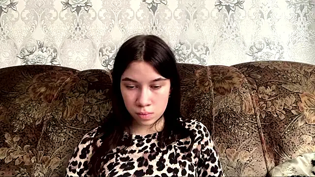 DebbiGoodknight online show from February 17, 7:05 am