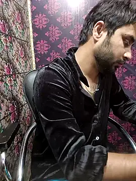 Cute Lucky online show from April 26, 8:50 pm