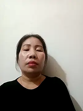 Snapshot of Reema_143 chatting on December 1, 5:18 pm Reema 143 online show from December 1, 5:18 pm