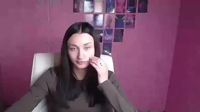 Snapshot of Stella_XO chatting on May 11, 5:35 am Stella XO online show from May 11, 5:35 am