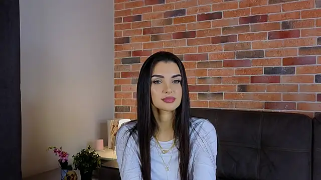 Snapshot of NyraSolace chatting on December 19, 8:21 am NyraSolace online show from December 19, 8:21 am