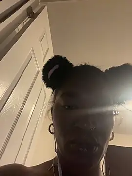 LelaniRose online show from December 3, 3:03 am