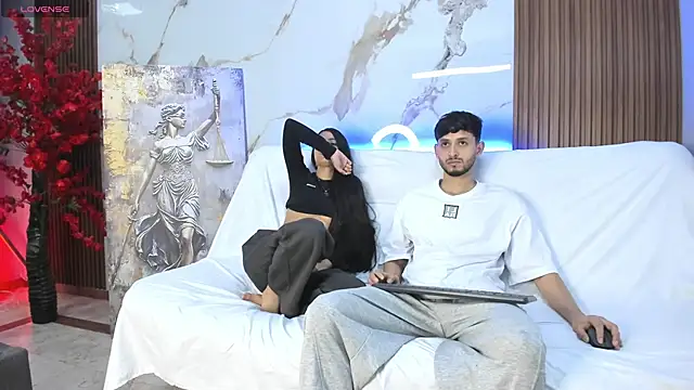 dracke and zara online show from June 12, 1:32 pm