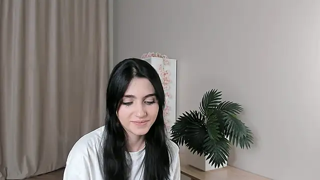 MonaChim online show from November 27, 2:08 pm