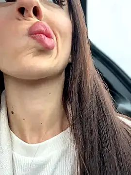 Lilitoppp online show from December 2, 9:25 am