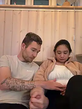 Snapshot of Spice2x chatting on November 29, 2:20 pm Spice2x online show from November 29, 2:20 pm