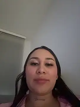 kylie pregnat online show from November 24, 1:22 pm