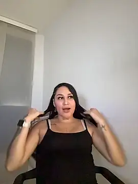 kylie pregnat online show from December 1, 1:49 pm