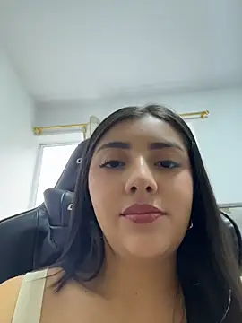 Snapshot of Sammyy_torres chatting on April 19, 8:33 pm Sammyy torres online show from April 19, 8:33 pm