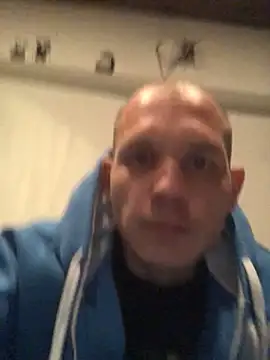 Spielzeugtwink online show from May 19, 9:43 pm