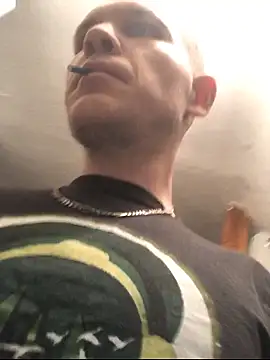 Spielzeugtwink online show from June 11, 9:35 pm