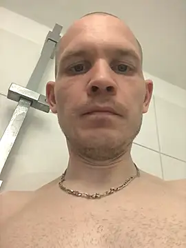 Spielzeugtwink online show from June 18, 9:19 pm