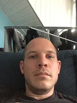 Spielzeugtwink online show from July 1, 1:24 pm