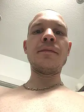 Spielzeugtwink online show from July 6, 8:00 pm