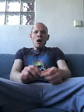 Spielzeugtwink online show from July 10, 2:52 pm