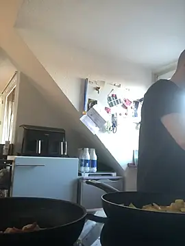 Spielzeugtwink online show from July 15, 5:51 pm
