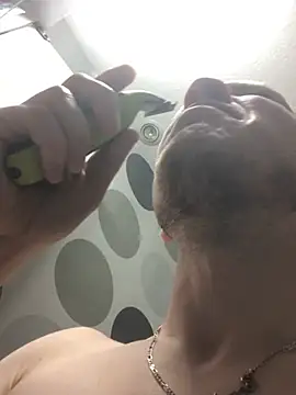 Spielzeugtwink online show from August 3, 8:56 pm