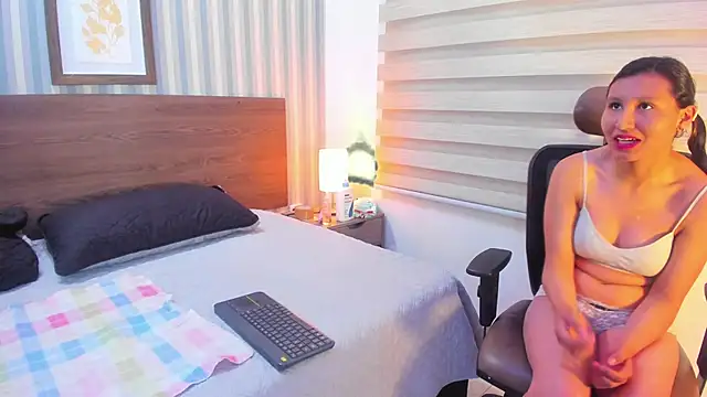 Katy Gomez  online show from December 4, 1:42 pm