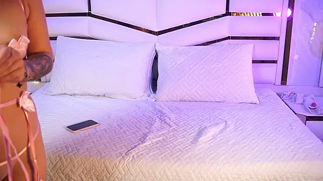 luciana agudelo online show from December 20, 7:43 pm