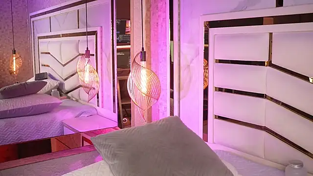 luciana agudelo online show from April 26, 7:33 pm