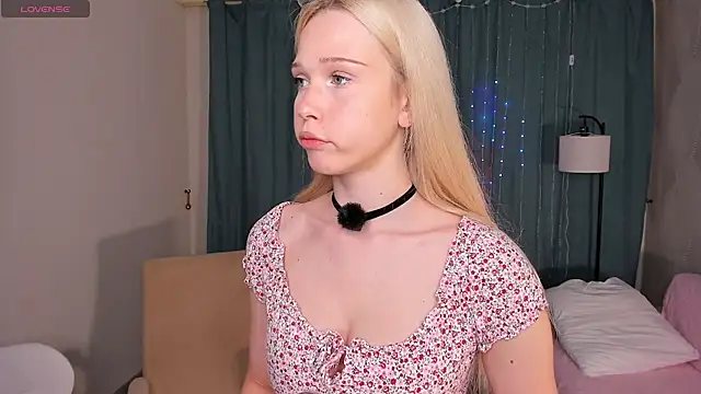 CherrylHolme online show from July 5, 7:21 pm