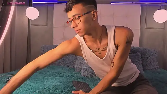 Snapshot of Smile_KAI_16 chatting on November 28, 5:10 am Smile KAI 16 online show from November 28, 5:10 am