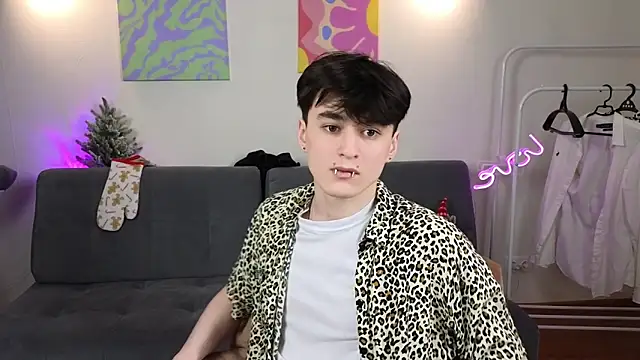 kevinhunter  online show from December 3, 4:05 pm