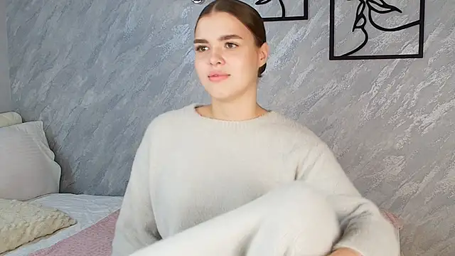 StephaniRoger online show from November 21, 1:32 pm