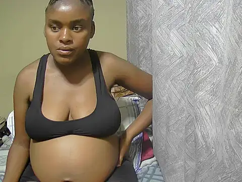 Snapshot of PregiiCaramellxx chatting on November 20, 5:01 pm PregiiCaramellxx online show from November 20, 5:01 pm