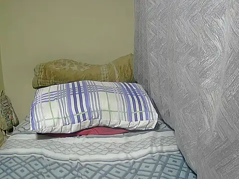 Snapshot of PregiiCaramellxx chatting on November 23, 5:13 pm PregiiCaramellxx online show from November 23, 5:13 pm