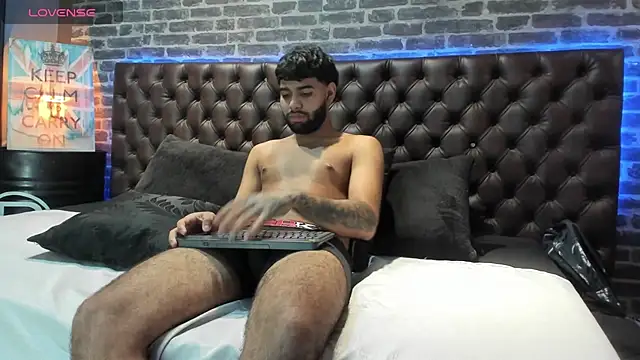 Snapshot of Jesuss77_ chatting on November 22, 2:27 pm Jesuss77 online show from November 22, 2:27 pm