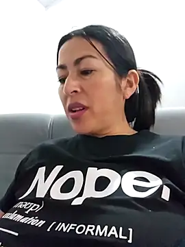 JustSamantha  online show from December 14, 9:41 pm