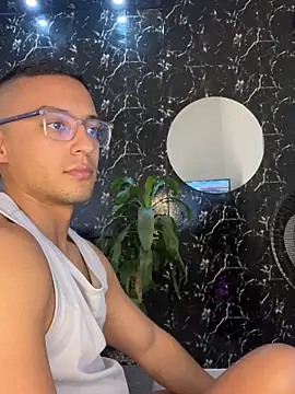 thomas scot1 online show from December 4, 1:31 pm