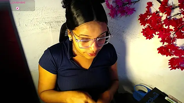 chleo rosse online show from July 2, 4:02 pm