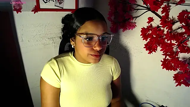 chleo rosse online show from July 9, 3:05 pm
