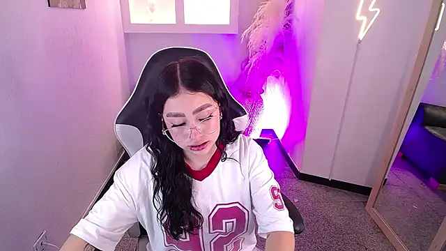 vallolett online show from February 4, 7:53 pm