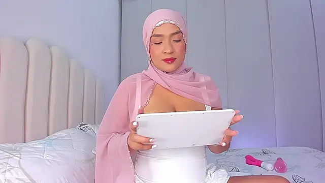 Amira-Zahra online show from April 26, 9:23 pm