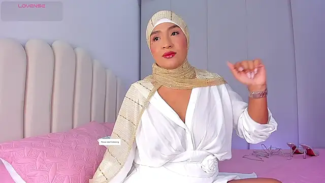 Amira-Zahra online show from June 16, 10:45 pm